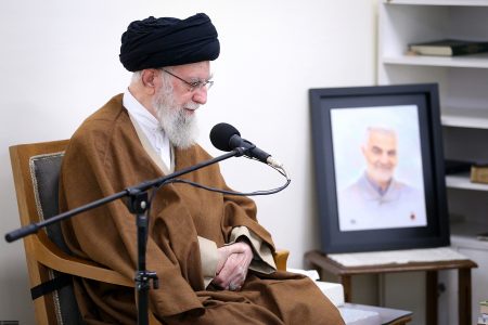 رهبر معظم انقلاب:مهم ترین نقش شهید سلیمانی احیای جبهه مقاومت در منطقه است